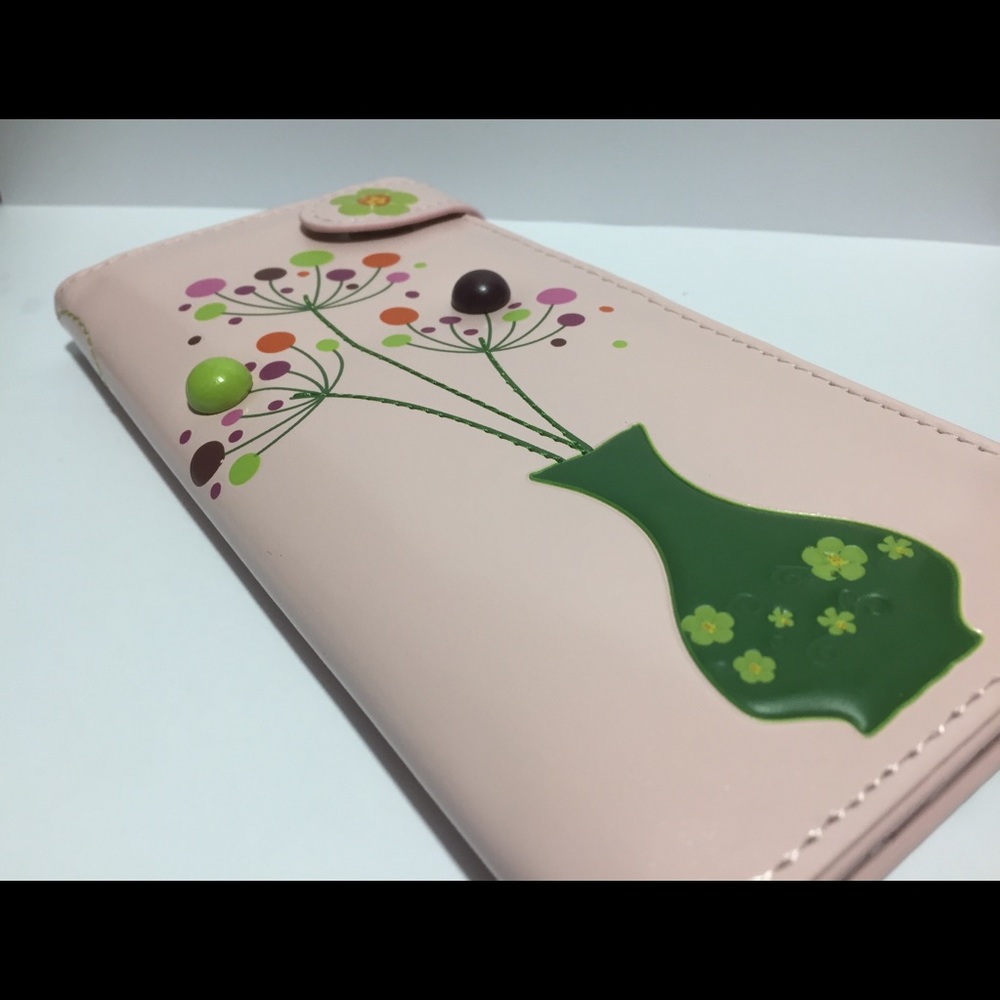 NWT Vegan Leather Wallet- Cute Pink Flower Bouquet - Picture 3 of 7